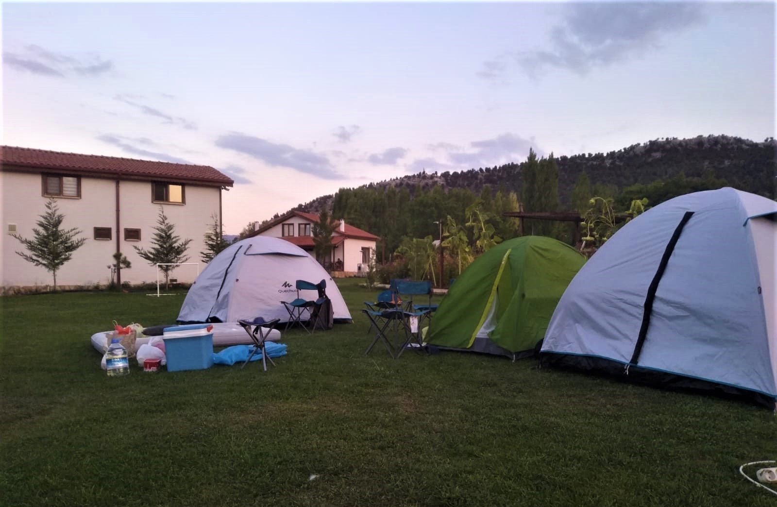 Zelt- und Wohnwagencamping